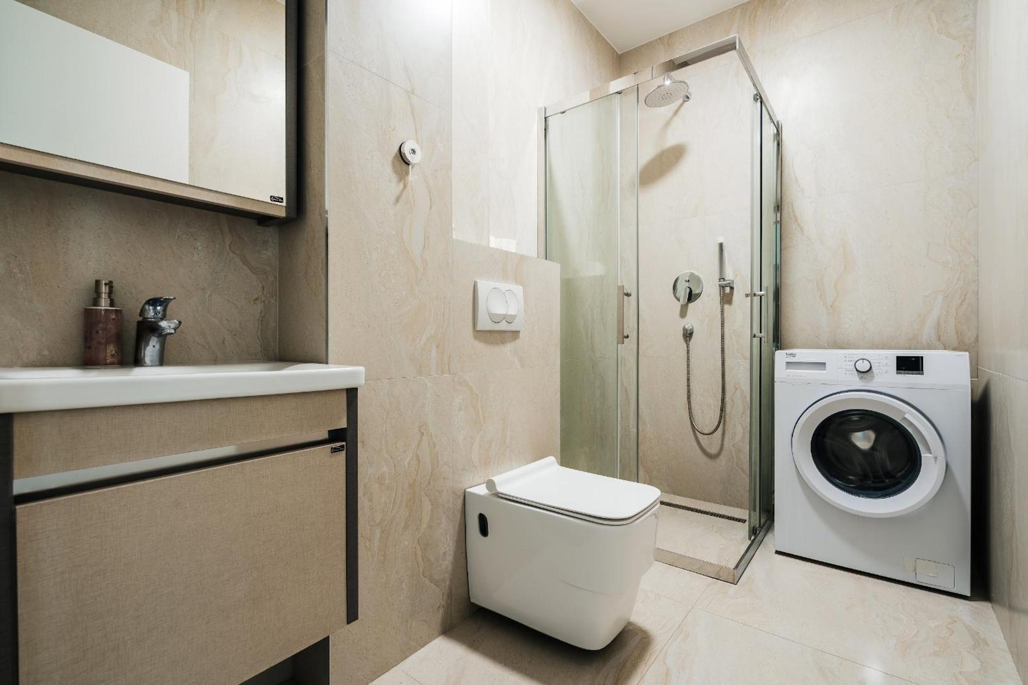 Aura Tower Aparments By In Property Rafailovići Zewnętrze zdjęcie